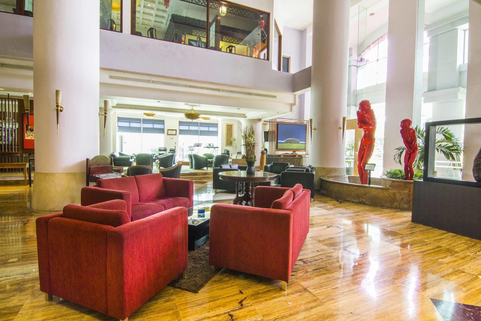 Grand Candi Hotel Semarang Extérieur photo