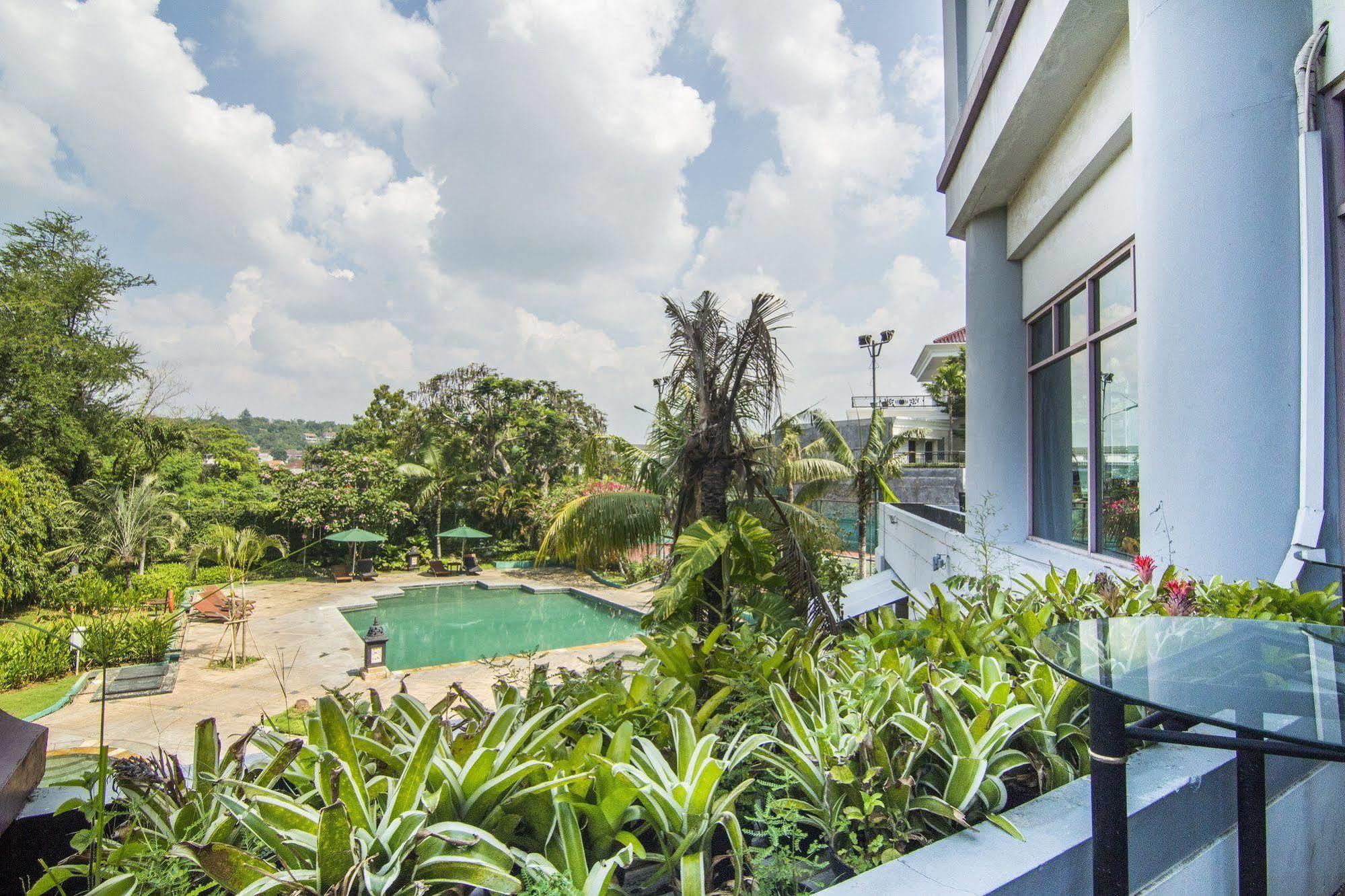 Grand Candi Hotel Semarang Extérieur photo